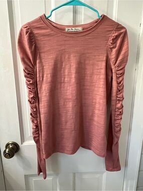 We The Free Dusty Mauve Ruched-Sleeve Long Sleeve Top. Women’s Size XS